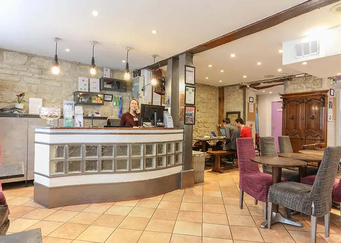 Le Village Montmartre By HiphophostelsHostel