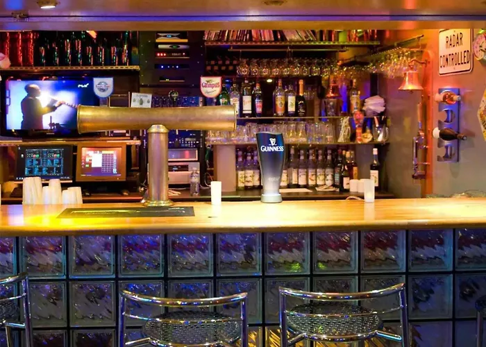 Auberge De Jeunesse Hi Paris Le D'ArtagnanHostel