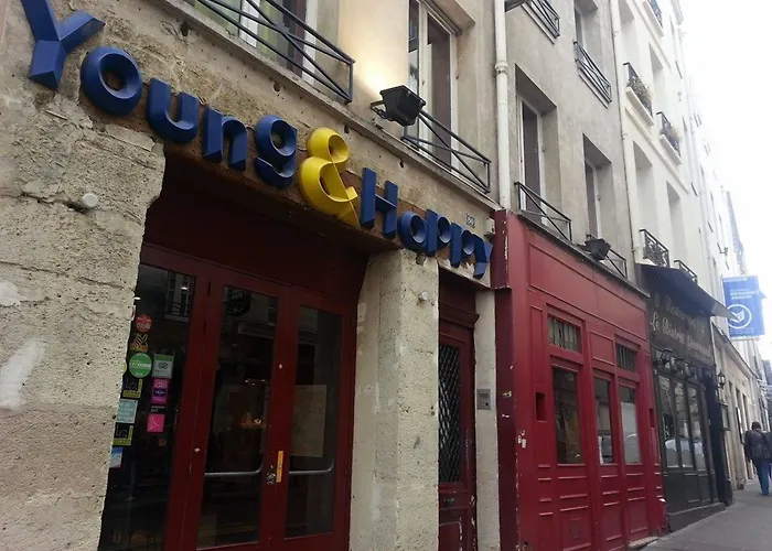 Young And Happy Latin Quarter By HiphophostelsHostel